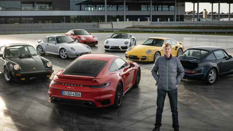 Зрелищно ВИДЕО: Седем поколения на Porsche 911 Turbo в драг битка