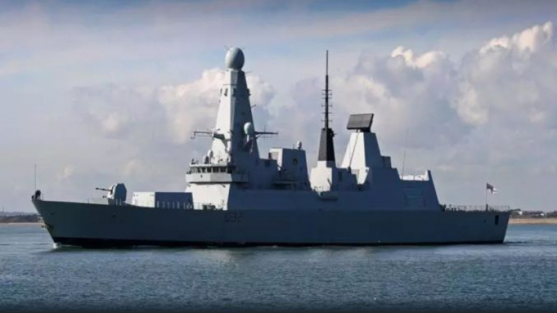 Закана: Китай ще отвърне, ако Великобритания изпраща кораби в Южнокитайско море