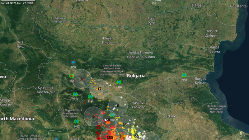 Гръмотевична буря удари части на България, страшно е в…