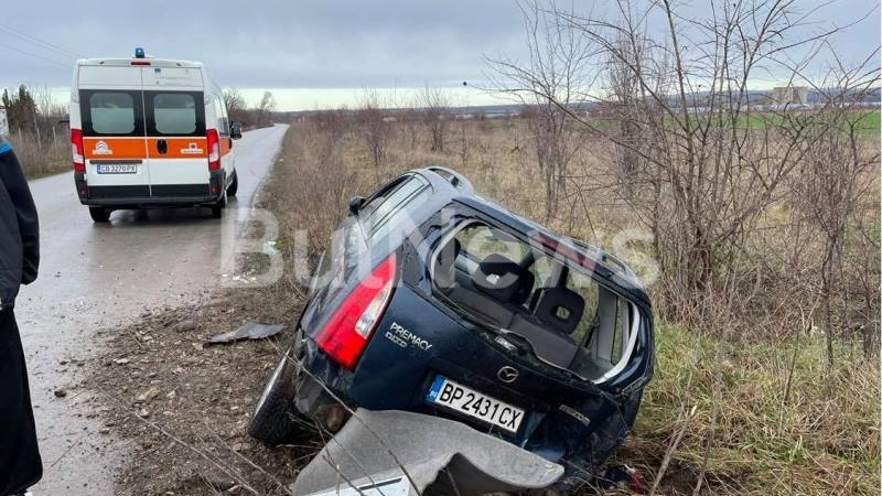Зверско меле край Враца, шофьор е блокиран между ламарини СНИМКИ