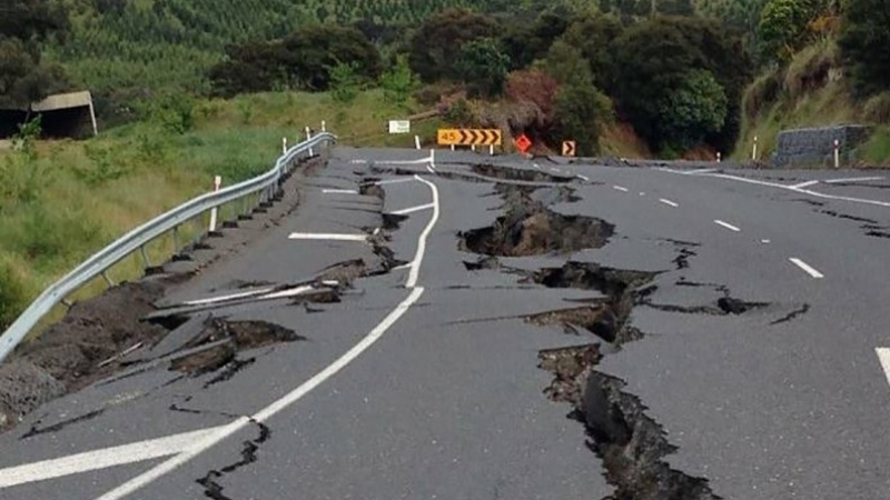 Сеизмолог предсказа мощни земетресения по цялата Земя