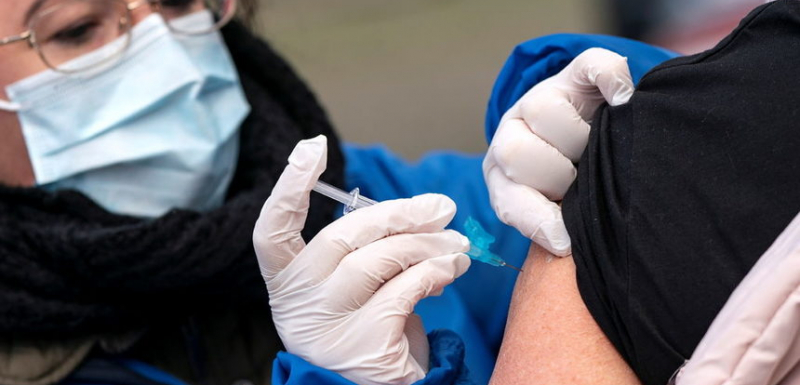 Pfizer ще спечели колосална сума от ваксините само за 2021 година