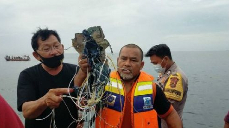 Очаквано кошмарни новини за фаталния индонезийски самолет ВИДЕО