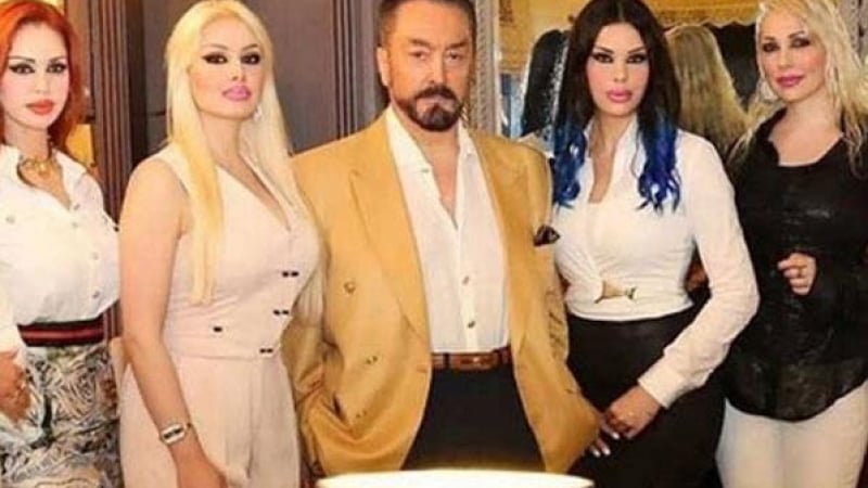 Богатият бос на турската секс секта от мюсюлманки ще изгние в затвора с рекордна присъда 