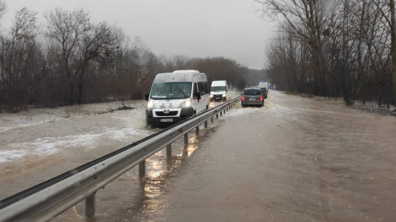 Истински ад на пътя Черноморец-Созопол, взеха извънредно решение ВИДЕО