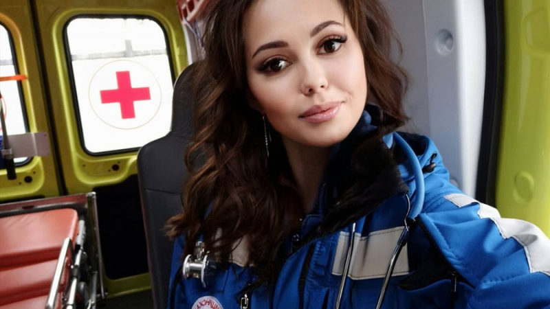 10 невероятно красиви фелдшерки от спешна помощ, които спасяват животи СНИМКИ