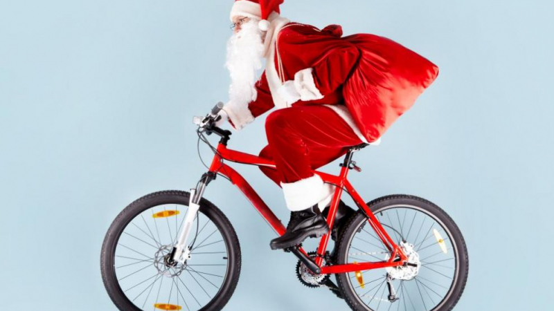 Издирват крадлив Дядо Мраз, отмъкнал колело