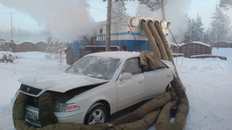 Шофьори от Якутия показаха как да си топлим колата в студа ВИДЕО