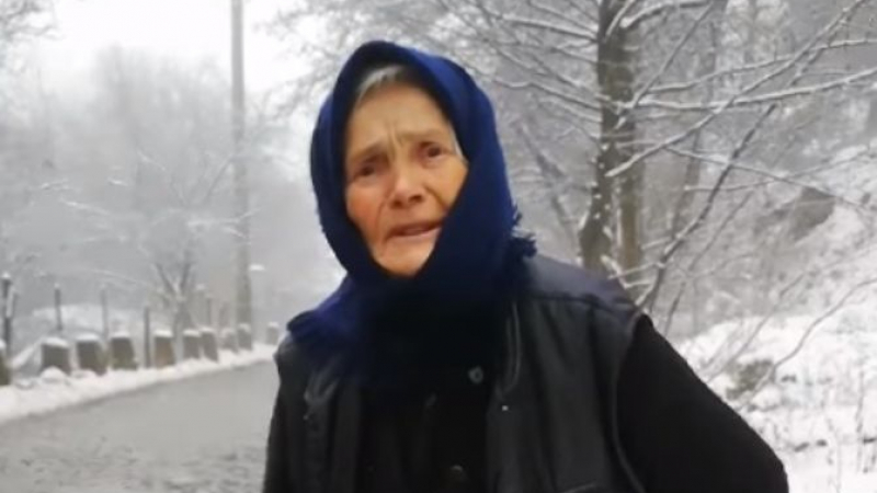 87-г. баба Златка от Пернишко смая Фейсбук ВИДЕО 