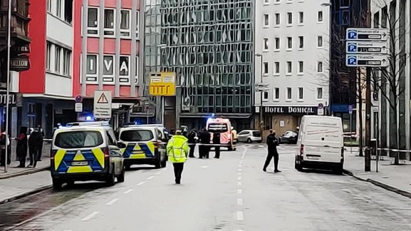 Нов ужас в Германия: Нападател с нож кла наред минувачи във Франкфурт