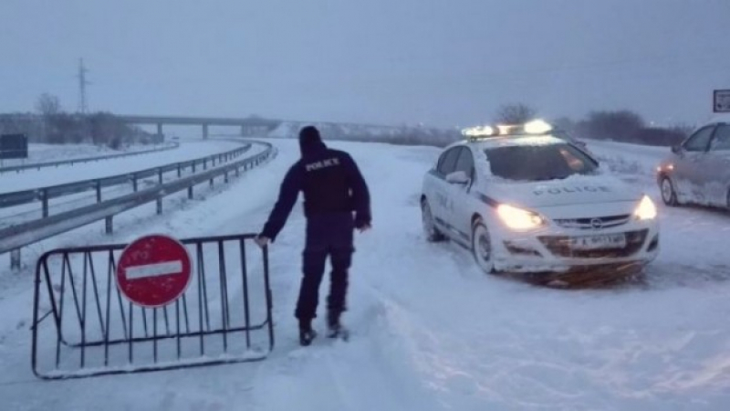 Бременна изживя огромен снежен ужас на пътя Варна-Добрич ВИДЕО