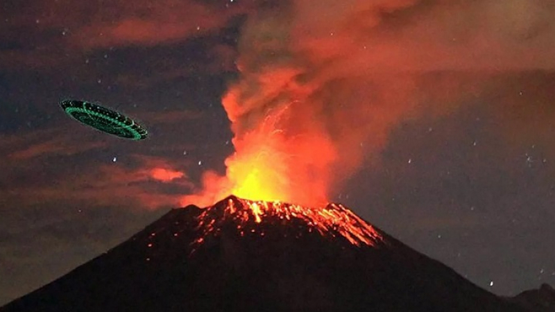 30-метрово НЛО влетя в мексиканския вулкан Попокатепетъл ВИДЕО
