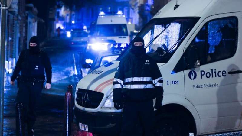 Нападение с нож блокира метрото на Брюксел