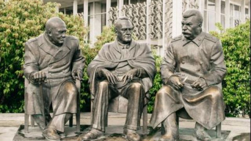 Тайната вечеря на Сталин, Рузвелт и Чърчил, на която разделят света