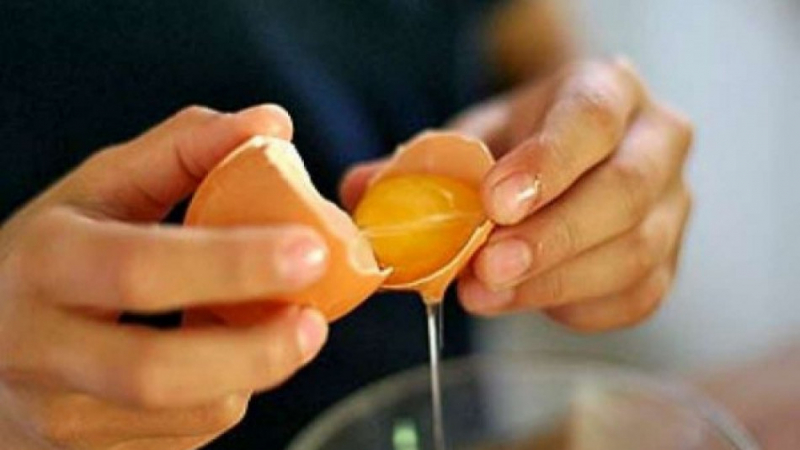 Уникален трик: Цял живот сме отделяли грешно жълтъка от белтъка на яйцето