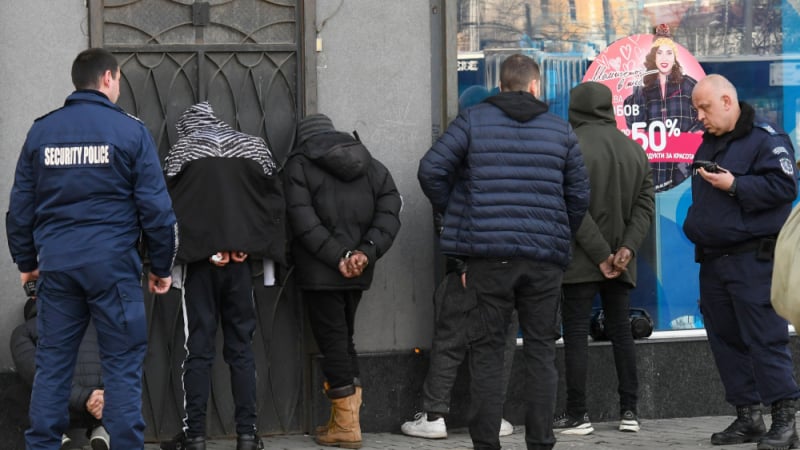 Масови арести на Лъвов мост, ето какво се случва СНИМКИ 