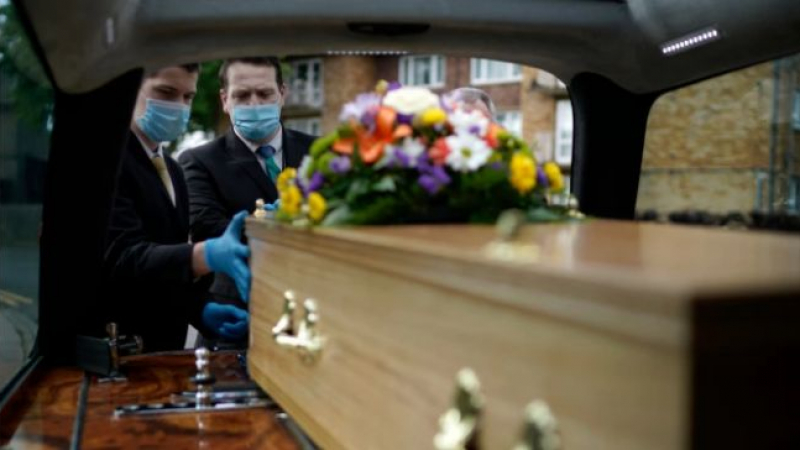Семейство погреба свой роднина, умрял от К-19, но 20 дни по-късно...