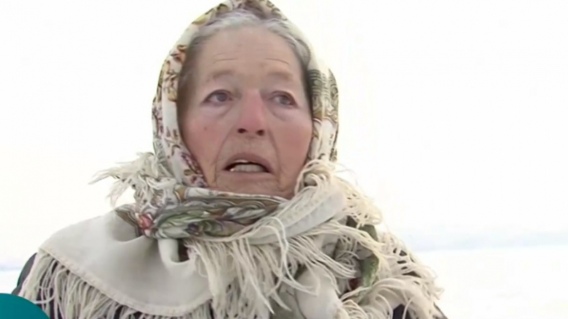 Вечно млада: 79-годишна пенсионерка всеки ден кара кънки на езерото Байкал ВИДЕО
