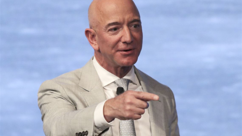 Джеф Безос вече не е главен изпълнителен директор на Amazon