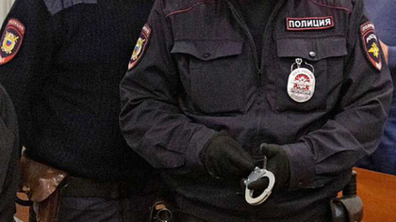 Скандал в Русия: Задържаха полицейски шеф за подкуп от 12 милиона рубли