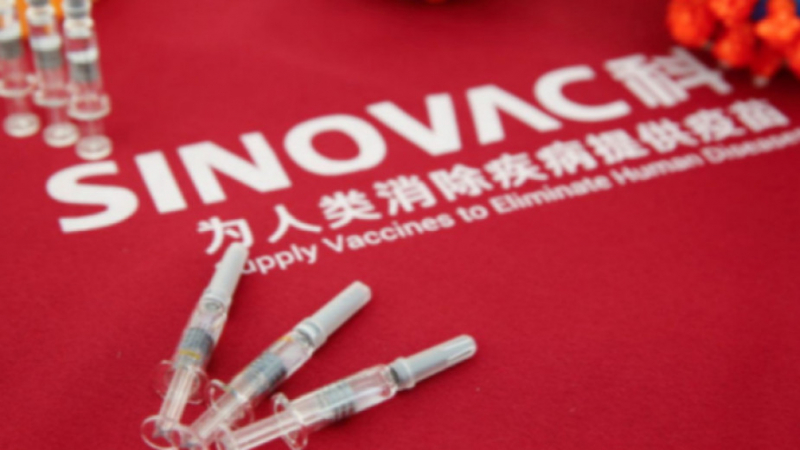 Сензационен обрат! Китайската ваксина наполовина ефикасна