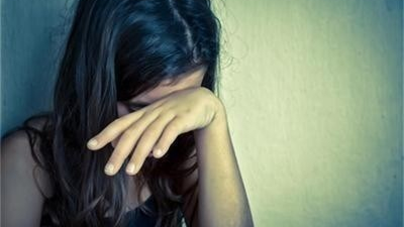 Извращение в Казанлъшко: 47-г. кръчмарка прави секс с момиченце, арестуваха я 