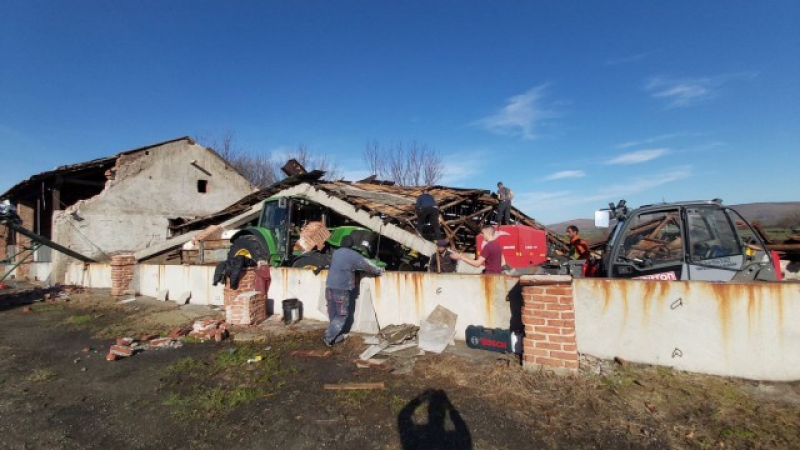 Ураганен вятър помете сливенското село Биково