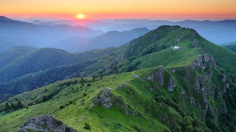 Това са най-удивителните хижи в България