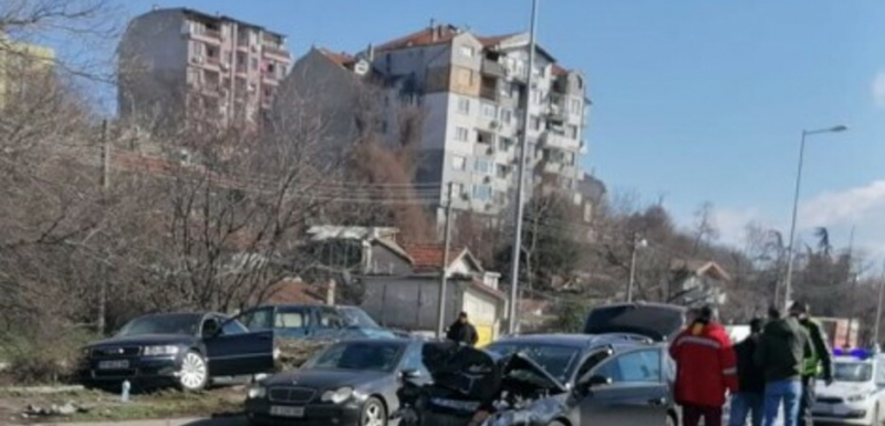 Тежка катастрофа на Крайзерния път във Варна СНИМКА