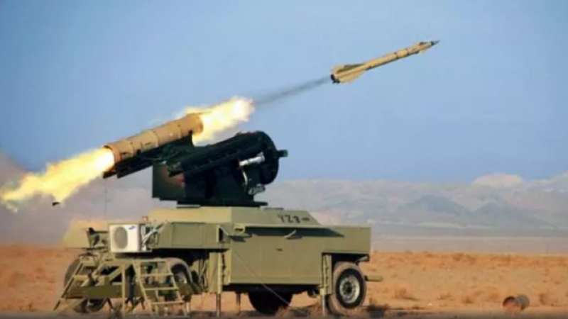 Иранската армия тества модерни "умни" ракети