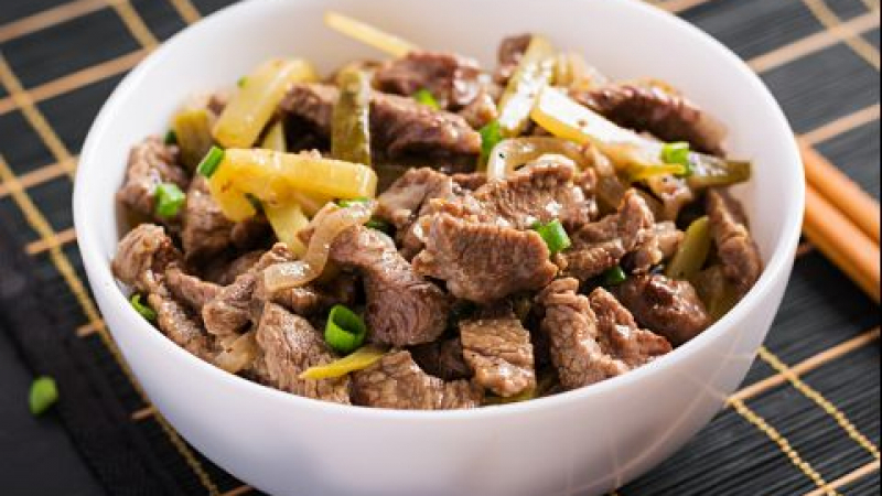 Най-полезната рецепта за петъчна вечеря: Мъжка салата