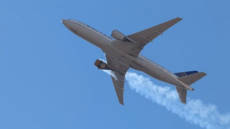 Пътници от Boeing 777, който се разпадна над Денвър, с потресаващи разкази за ужаса ВИДЕО
