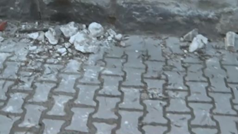 Голяма опасност дебне пешеходците на пъпа на София ВИДЕО 