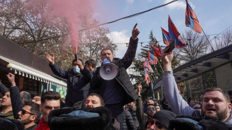 Преврат! Военните поискаха главата на Пашинян, Армения е пред гражданска война ВИДЕО
