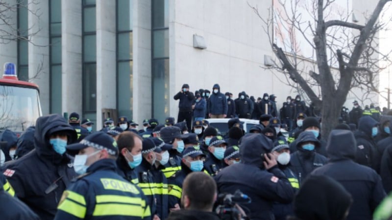 Протести и в Грузия! Хиляди на улиците след ареста на опозиционер