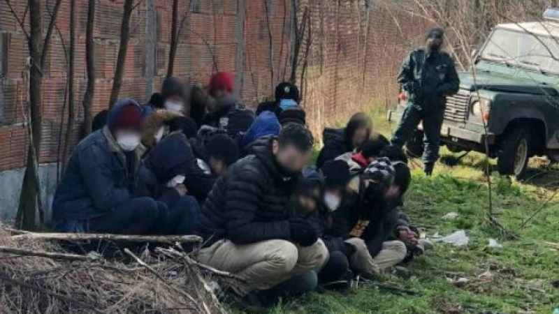 Прокуратурата погна четирима мъже от Хасково, опитали се да прекарат 24 афганистанци незаконно през България