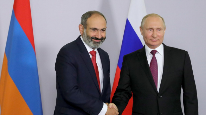"Дейли Бийст": Арменският премиер твърди, че Путин се опитал да го свали от власт
