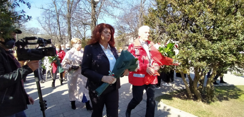 Йотова почете пред Докторския паметник загиналите медици в Руско-турската освободителна война ВИДЕО