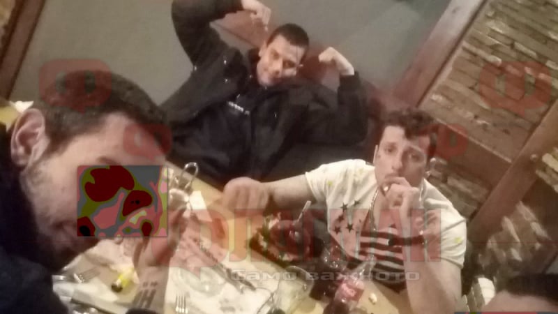 Оборотен дилър от Бургас купонясва със сина на Найден Милков, а полицията... 