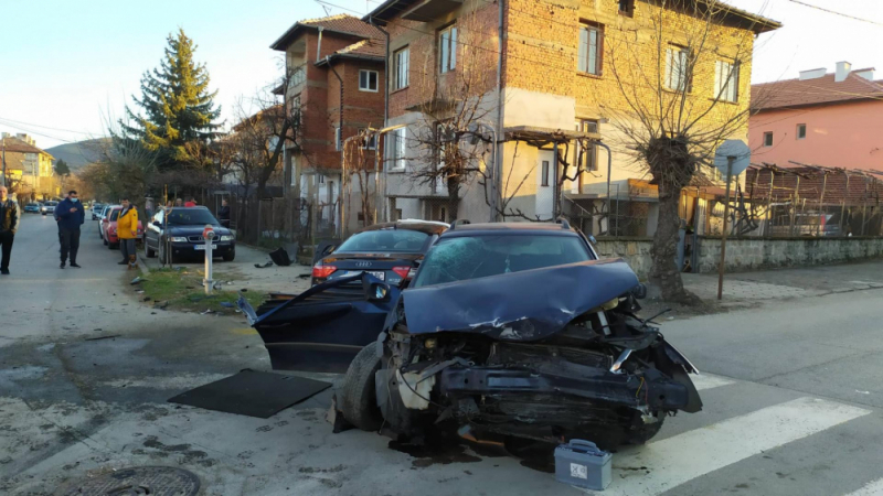 Очевидци със смразяващи подробности за мелето с много пострадали в Кюстендил 