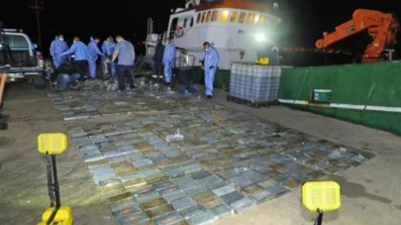 Стана ясно кои са българските моряци, спипани с кокаин за близо 40 млн. долара край Южна Африка