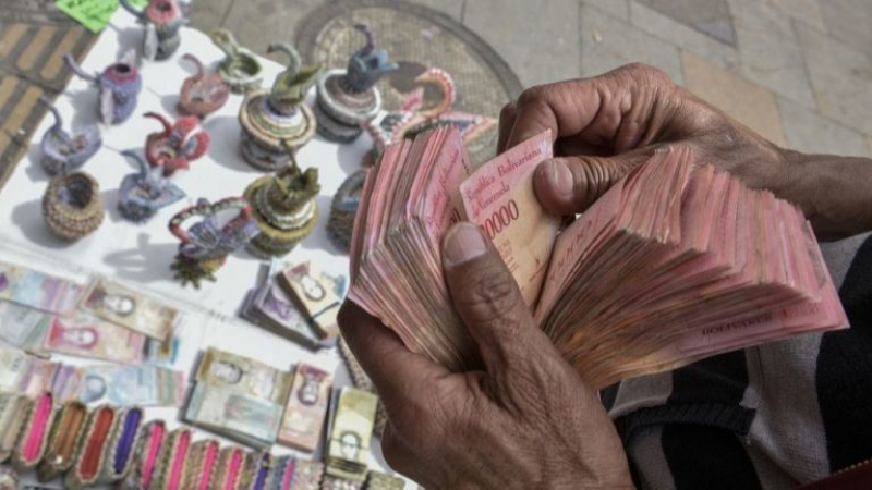 Венецуела започна да печата банкноти от 1 милион, струват по-малко от...