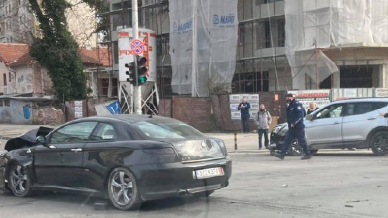 За тази катастрофа с 2 шофьорки говори цял Пловдив 