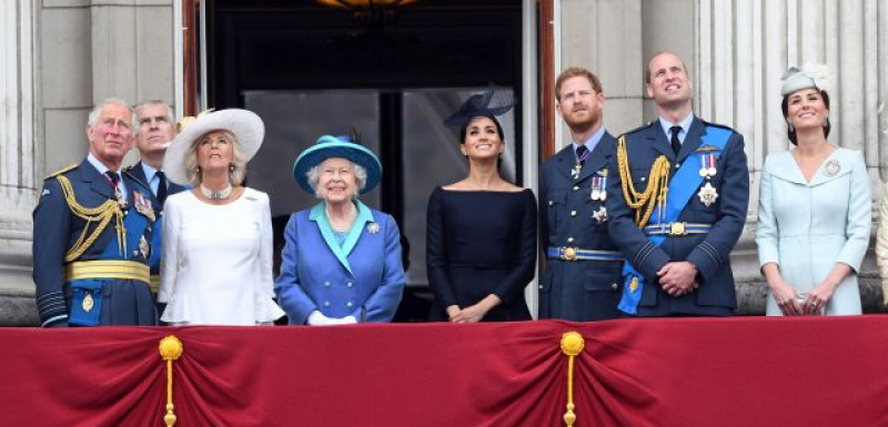 Извънредно от Лондон: Кралицата спешно събра фамилията, британците хулят Меган и Хари