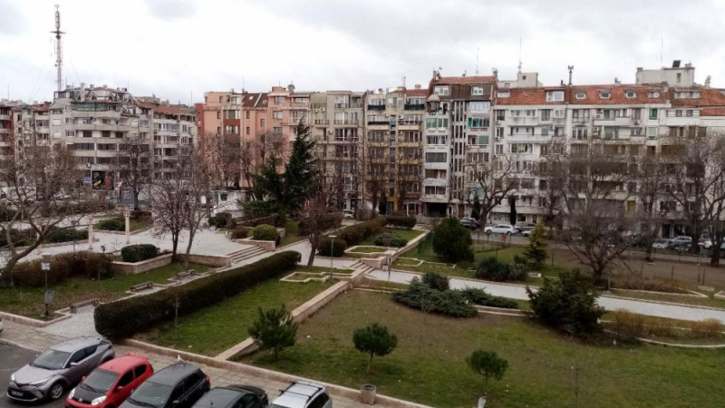 Брокери с шокираща новина за цените на имотите в Бургас 