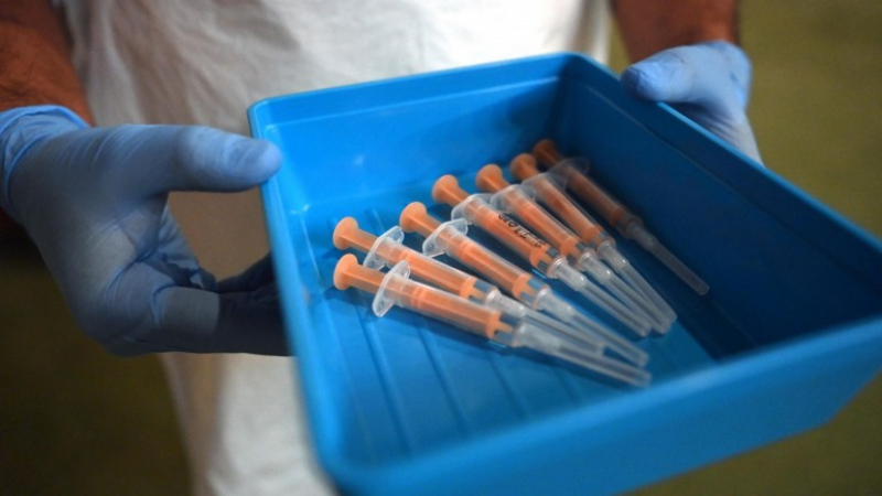 ЕМА разследва инциденти с кръвни съсиреци след ваксиниране с "АстраЗенека“