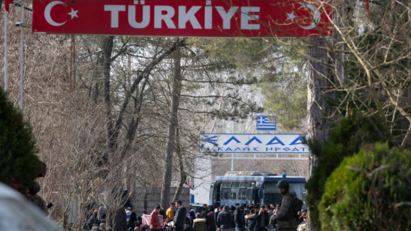 Стрелба на границата между Турция и Гърция в района край Марица, където нахлуха бежанци 