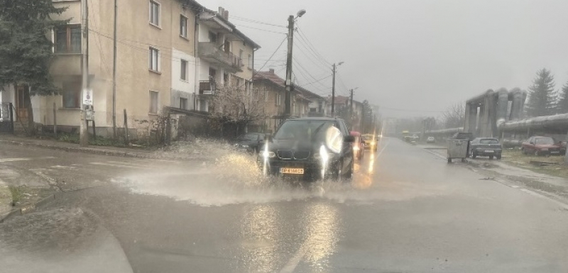 Враца е под вода след адската буря СНИМКИ