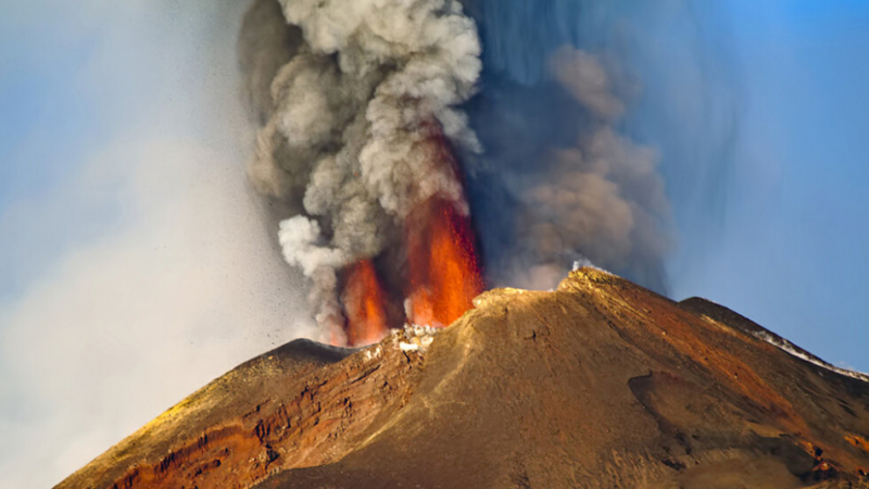 Уникални разкази как се живее в подножието на вулкана Етна
