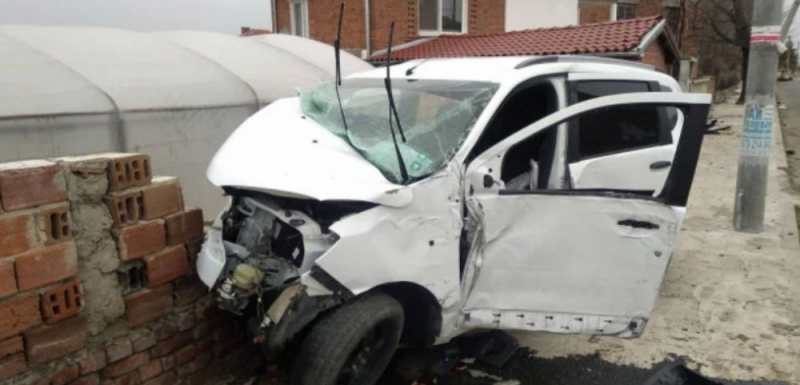 Скандални разкрития за шофьора, забил колата си в дувар в пловдивско село 